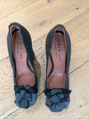 Twin-Set Gray Wool Floral Pump Heels